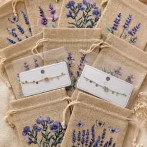 Hartjes armband met bloemen cadeauzakje – goudkleur of zilverkleur