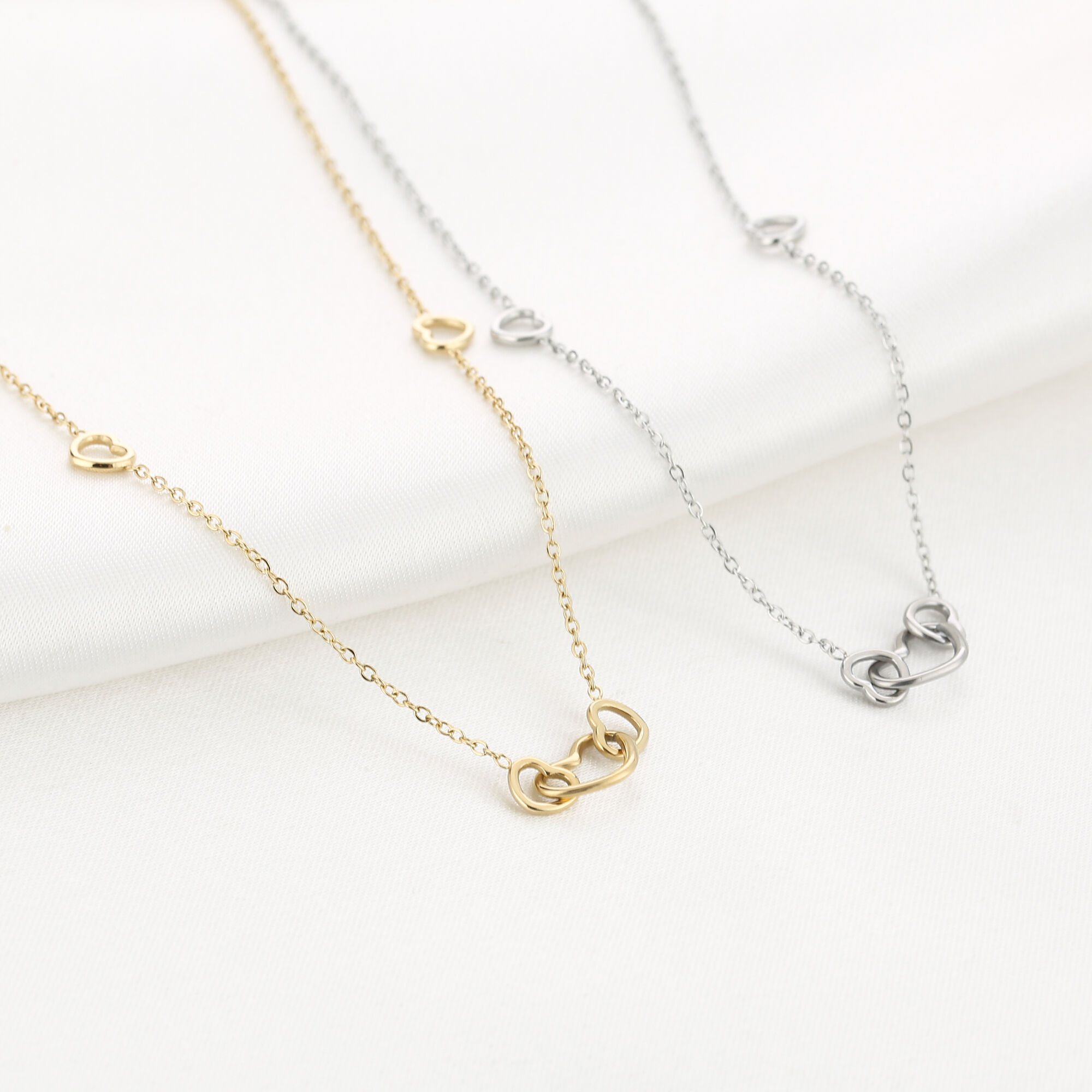 Ketting Verbonden Hartjes - Afbeelding 2