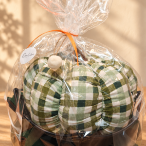 Autumn Leaves Cadeaupakket – Pompoenkussen, spinnenmandje & placemats
